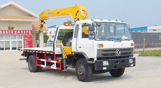 東風(fēng)平頭平板帶吊清障車